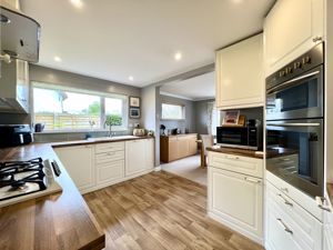 Dining Kitchen- click for photo gallery